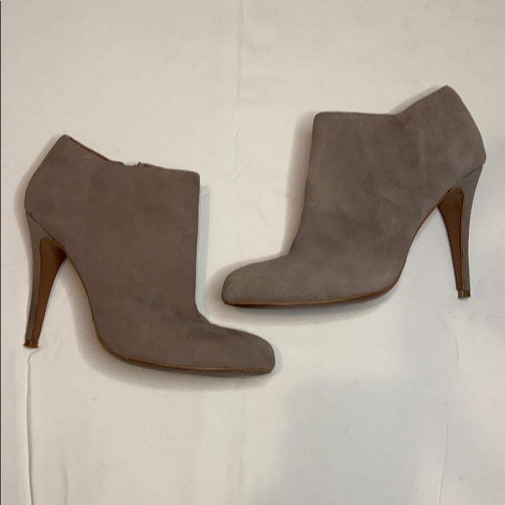 Beige suede heeled bootie